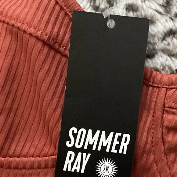 Rust Ribbed Crop Top - Picture 3 of 4